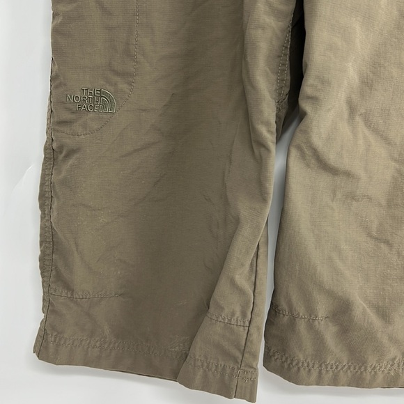 The north face women’s Bermuda shorts women’s 6 - Picture 2 of 7